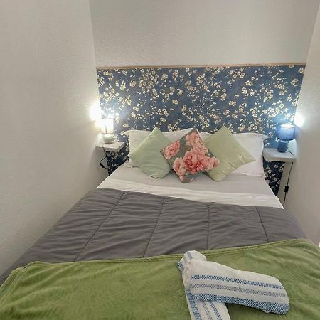 Joli Appartement Avec Piscine Σετ Εξωτερικό φωτογραφία