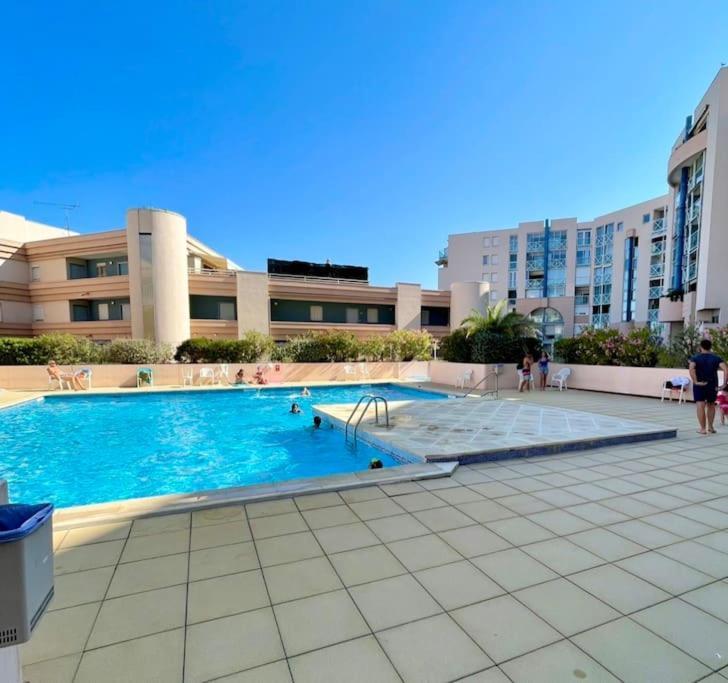 Joli Appartement Avec Piscine Σετ Εξωτερικό φωτογραφία