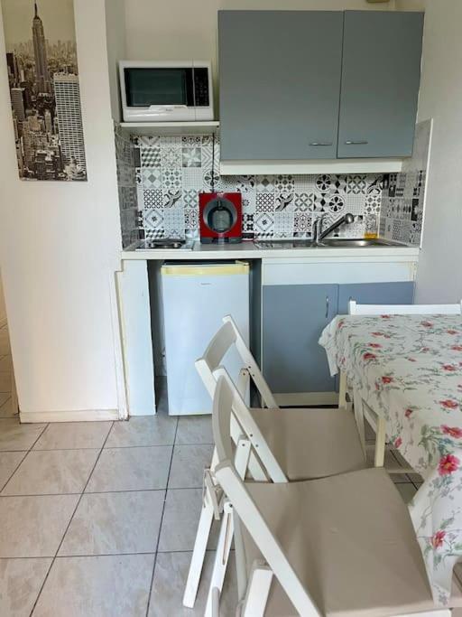 Joli Appartement Avec Piscine Σετ Εξωτερικό φωτογραφία